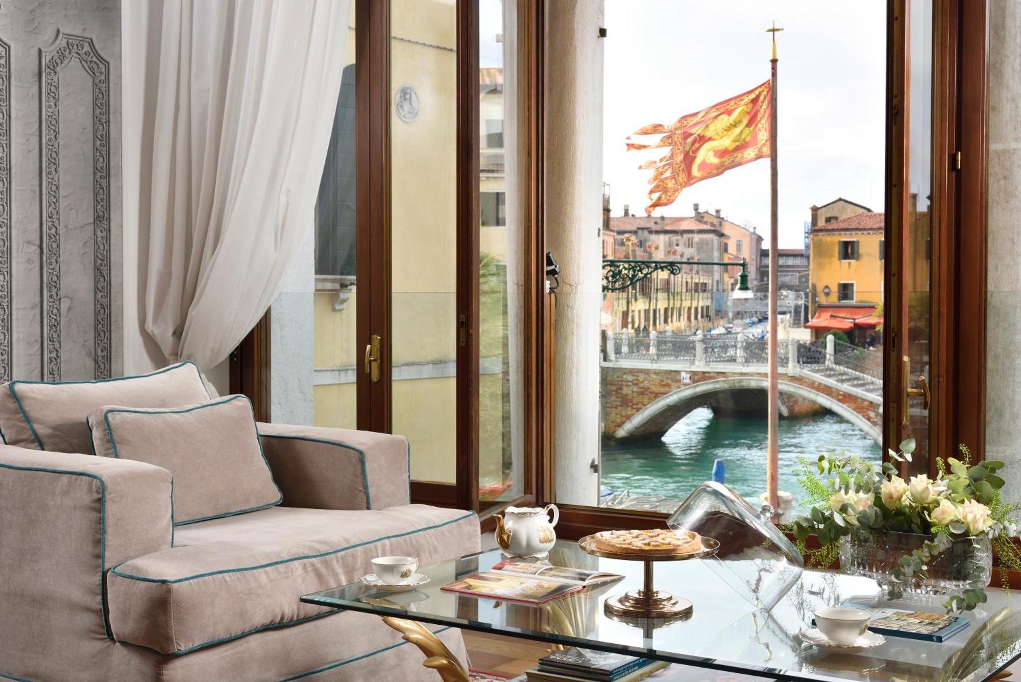 Swan Dolcevita Prestige Stay - Canal View & Exclusive Experience Venice Exterior photo