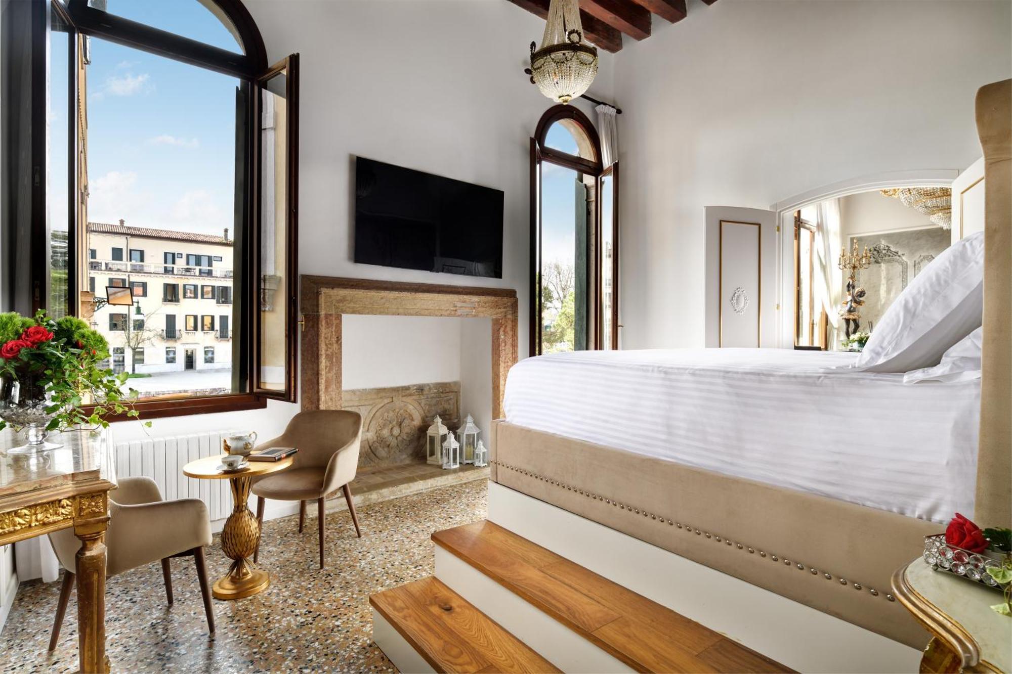 Swan Dolcevita Prestige Stay - Canal View & Exclusive Experience Venice Exterior photo